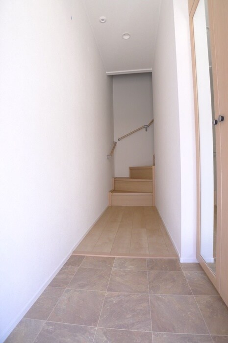 物件内観写真18　(玄関)