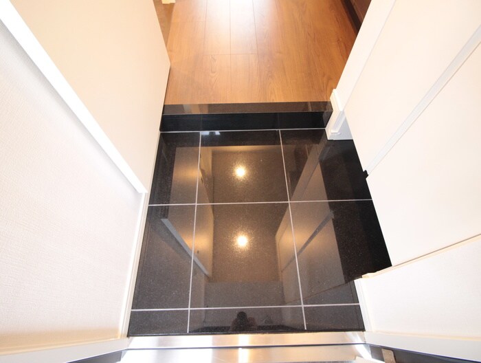 物件内観写真18　(玄関)