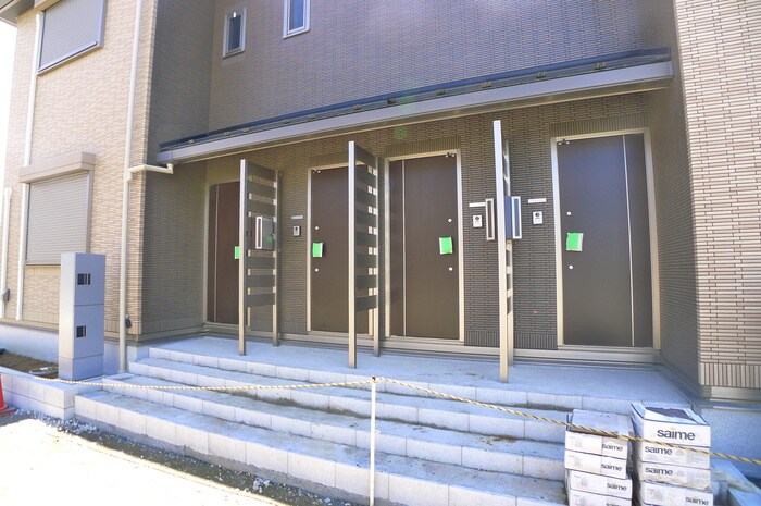 物件外観写真5　(エントランス部分)