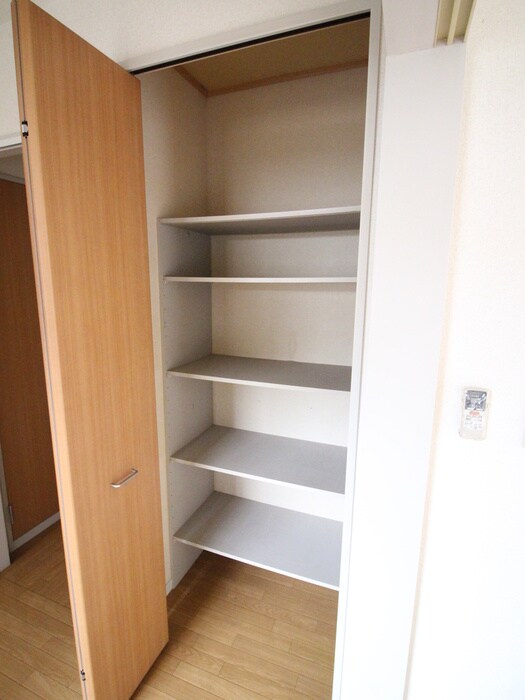 物件内観写真10　(収納)