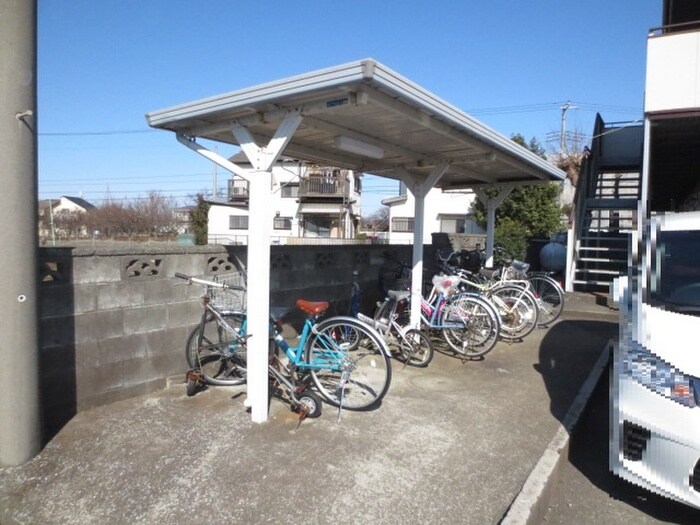 物件外観写真4　(駐輪場)