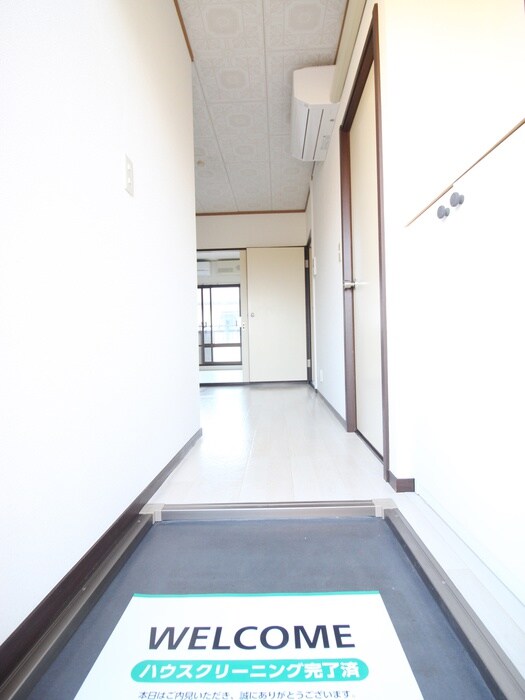 物件内観写真16　(玄関)