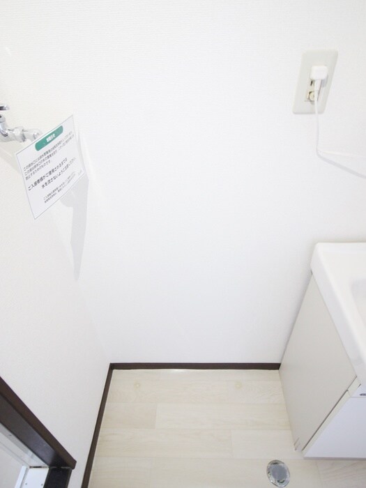 物件内観写真18　(洗濯機置場)