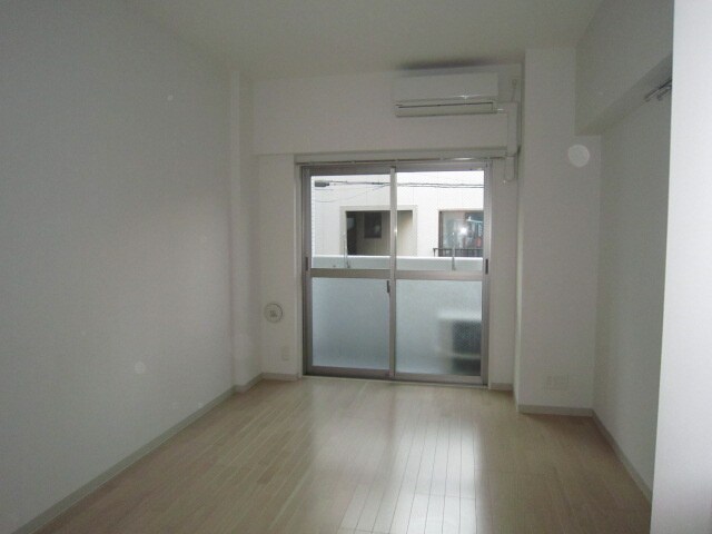 物件内観写真7　(室内からの展望)