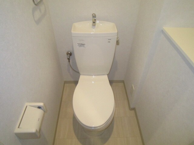 物件内観写真8　(トイレ)