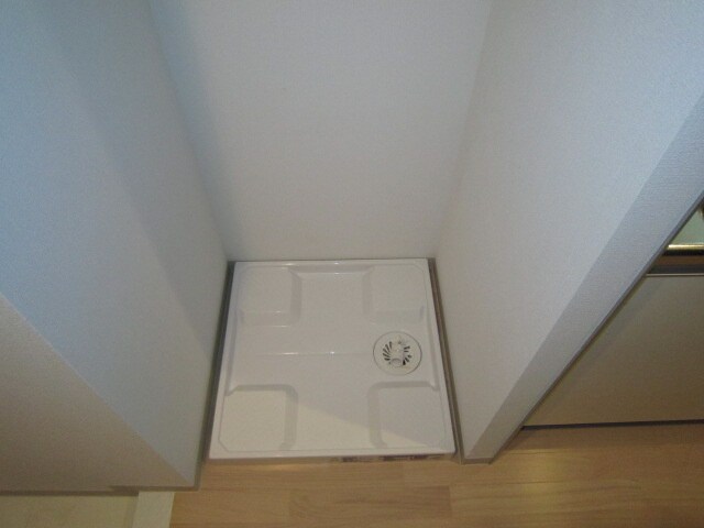 物件内観写真10　(洗濯機置場)