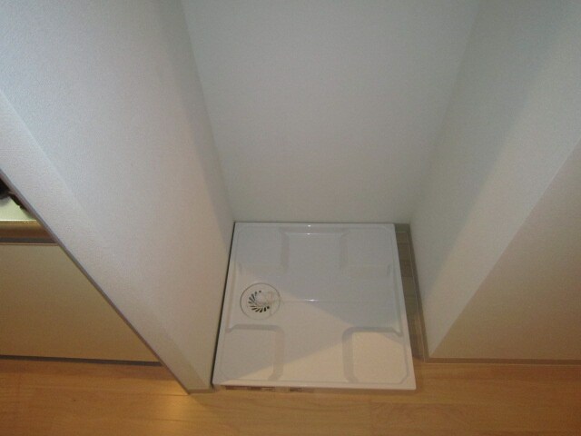 物件内観写真12　(洗濯機置場)