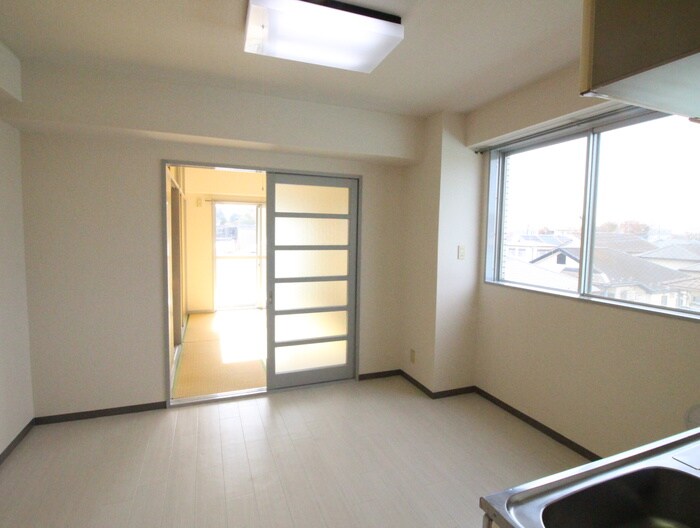 物件内観写真9　(居室)