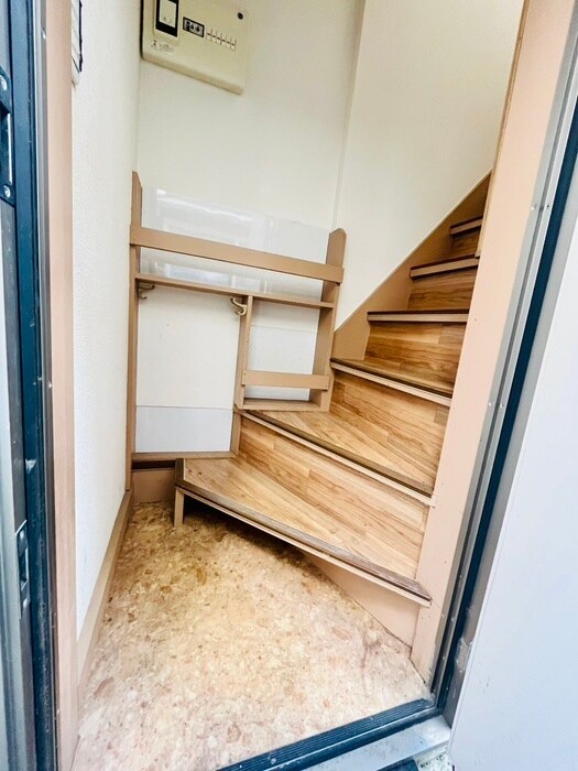 物件内観写真16　(玄関)