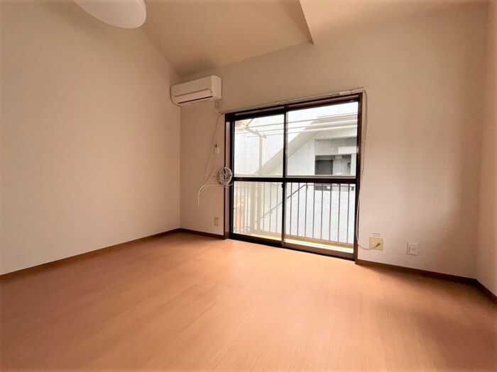 物件内観写真3　(居室)