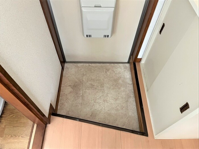 物件内観写真12　(玄関)