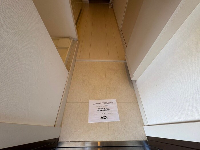 物件内観写真14　(玄関)