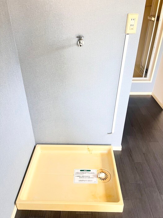 物件内観写真16　(洗濯機置場)