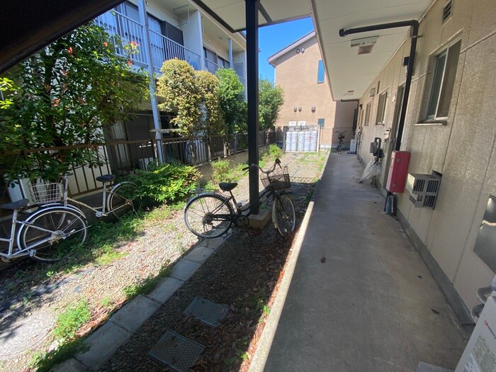 物件外観写真4　(エントランス部分)