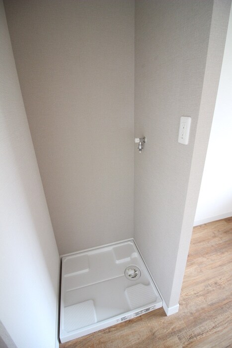 物件内観写真16　(洗濯機置場)