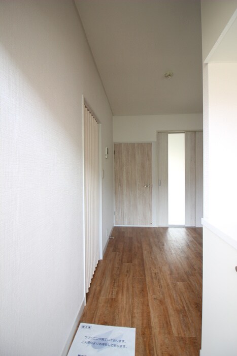 物件内観写真20　(廊下)
