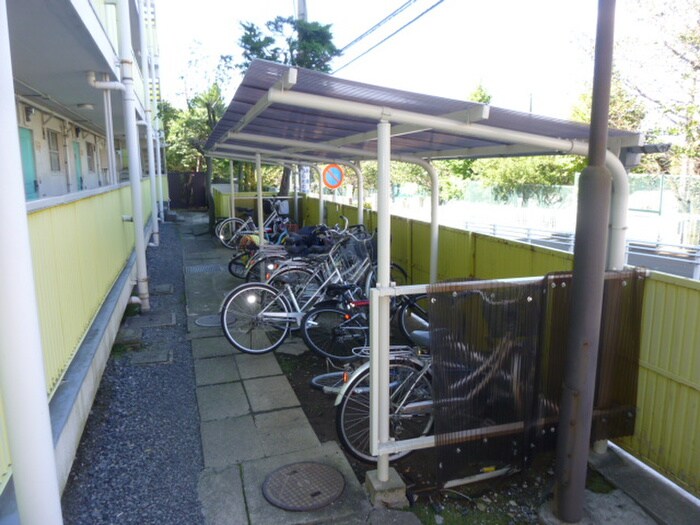 物件外観写真3　(駐輪場)