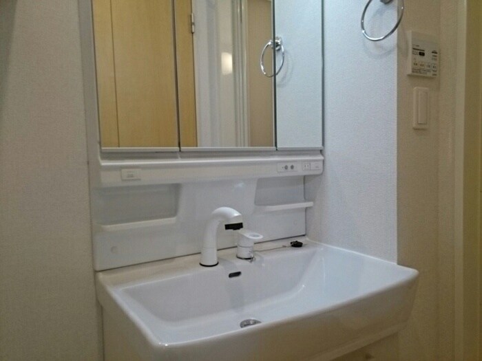 物件内観写真9　(洗面)