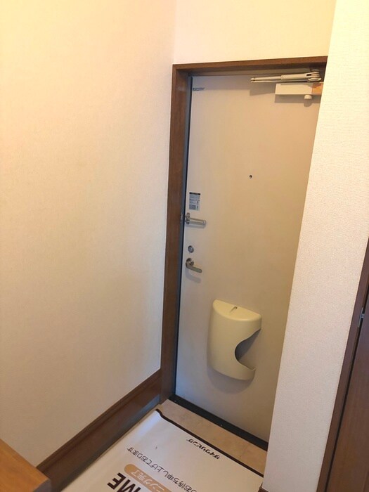 物件内観写真7　(玄関)