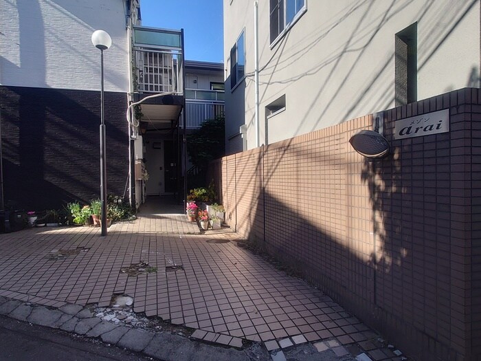 物件外観写真3　(エントランス部分)