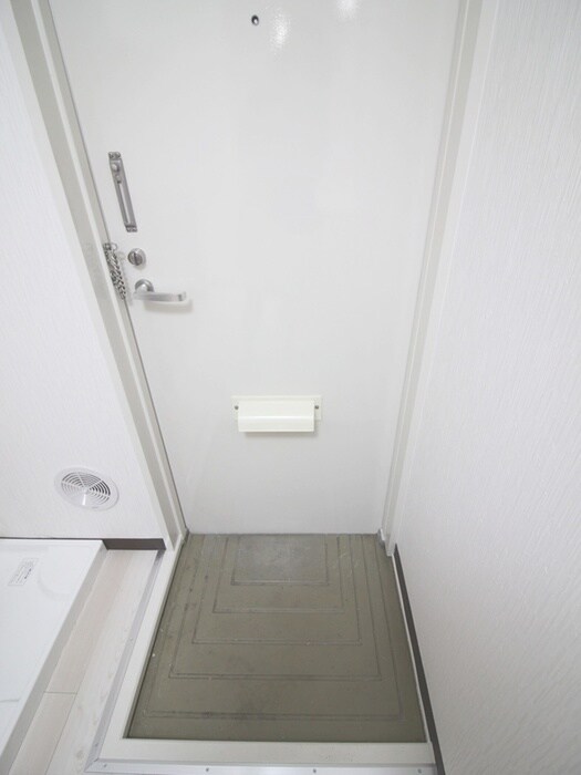 物件内観写真12　(玄関)