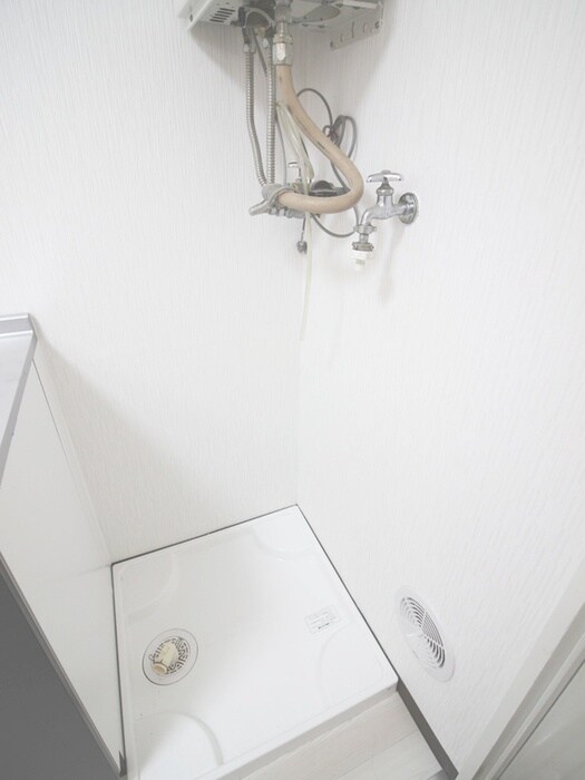 物件内観写真15　(洗濯機置場)