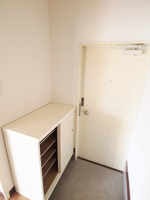 物件内観写真14　(玄関)