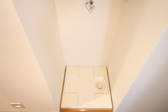 物件内観写真12　(洗濯機置場)