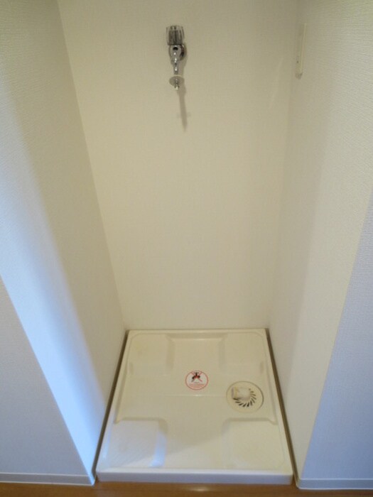 物件内観写真15　(洗濯機置場)