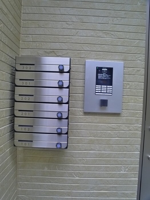 物件外観写真5　(エントランス部分)