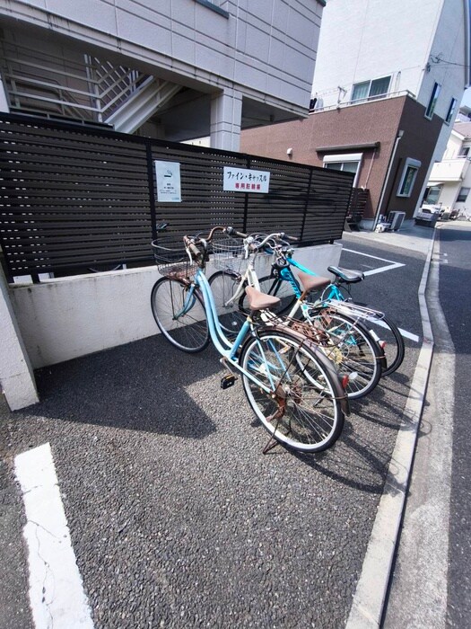 物件外観写真3　(駐輪場)