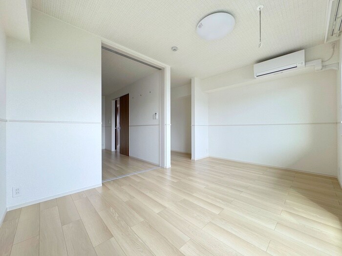 物件内観写真9　(居室)