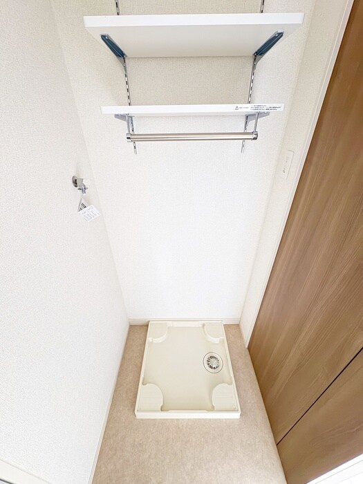 物件内観写真17　(洗濯機置場)