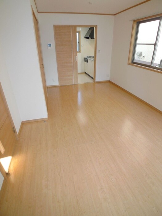 物件内観写真8　(室内からの展望)