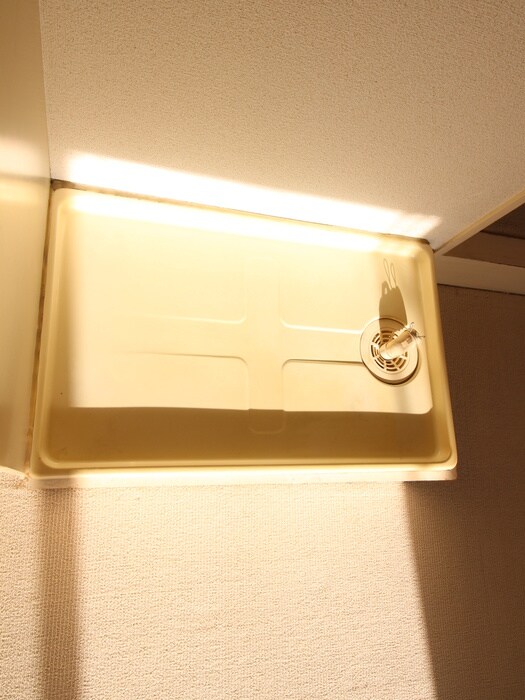 物件内観写真16　(洗濯機置場)