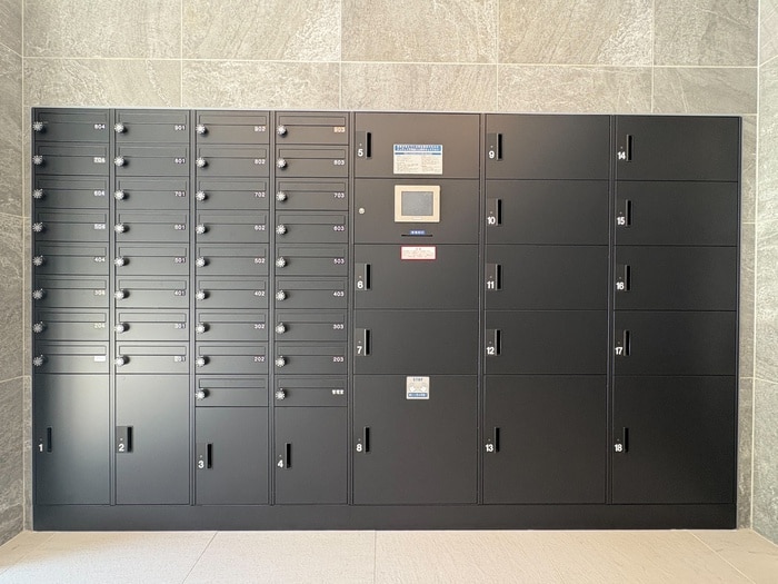 物件外観写真4　(エントランス部分)