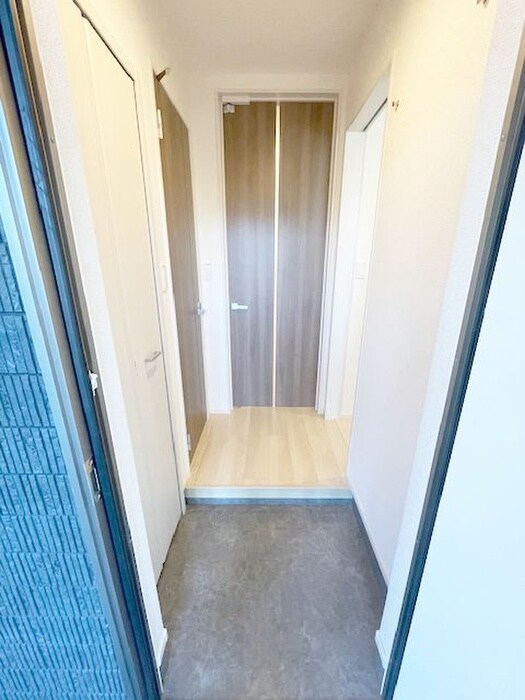 物件内観写真7　(玄関)