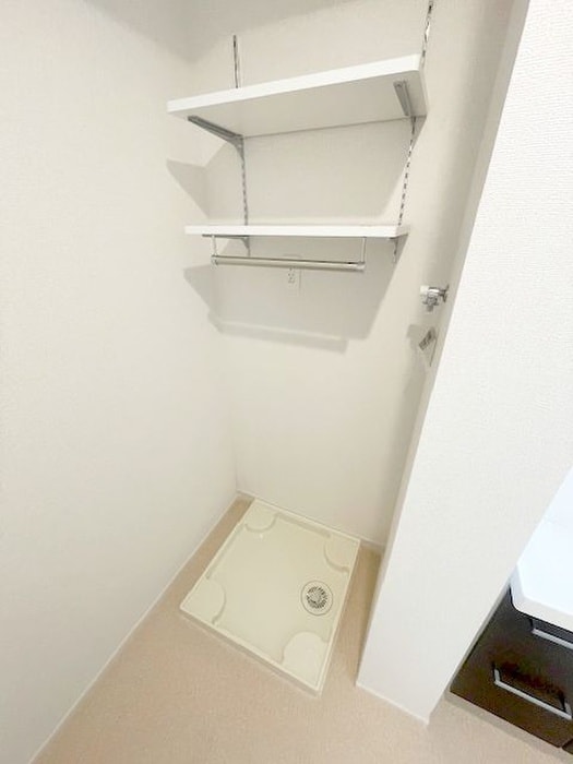 物件内観写真14　(洗濯機置場)