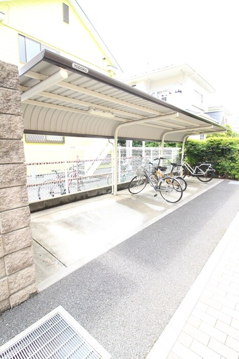 物件外観写真6　(駐輪場)