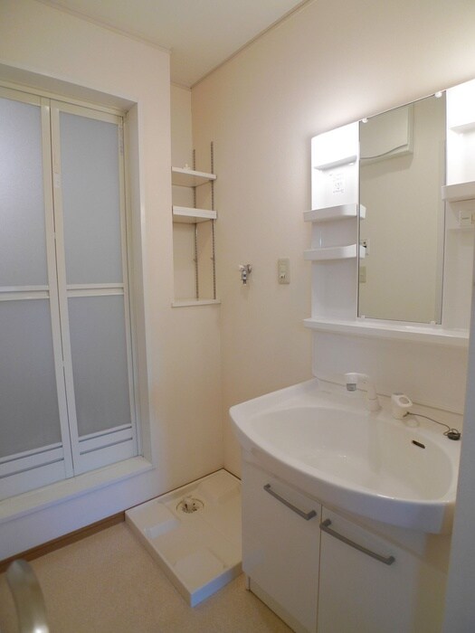 物件内観写真15　(洗濯機置場)