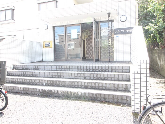 物件外観写真2　(エントランス部分)