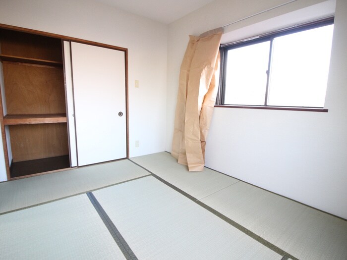 物件内観写真8　(収納)