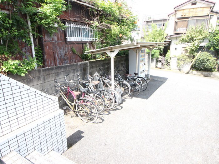 物件外観写真4　(駐輪場)