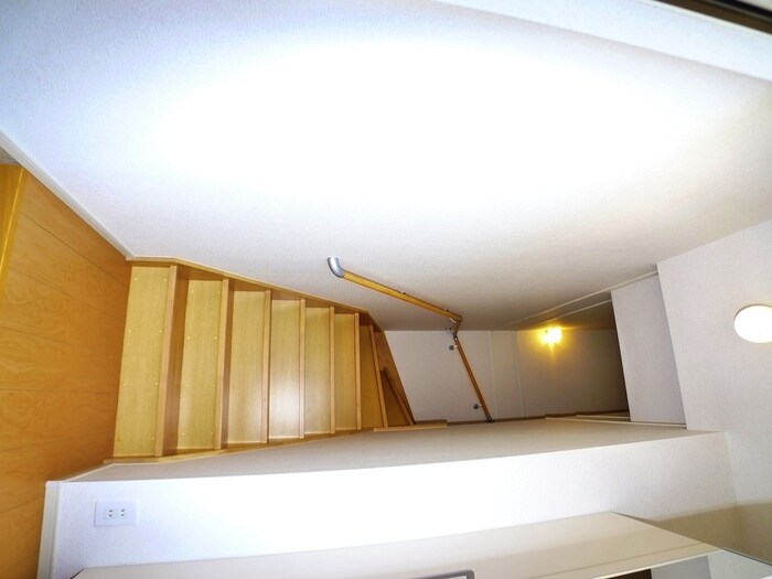 物件内観写真7　(玄関)