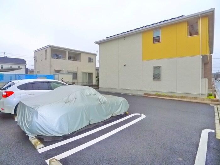 物件外観写真6　(駐車場)