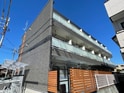Maison Fleurissante