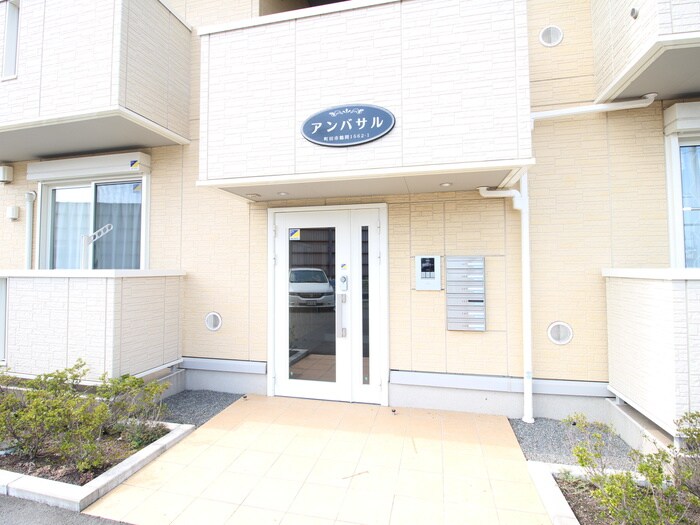 物件外観写真5　(エントランス部分)