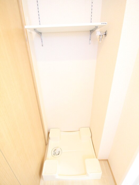 物件内観写真17　(洗濯機置場)