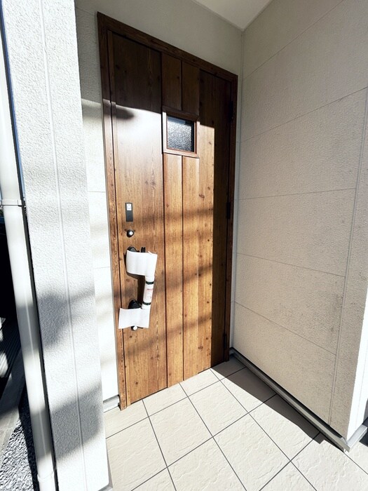 物件外観写真5　(エントランス部分)