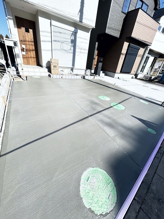 物件外観写真6　(駐車場)